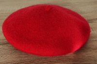 Barett, französische Baskenmütze, 95% Wolle, in rot München - Trudering-Riem Vorschau