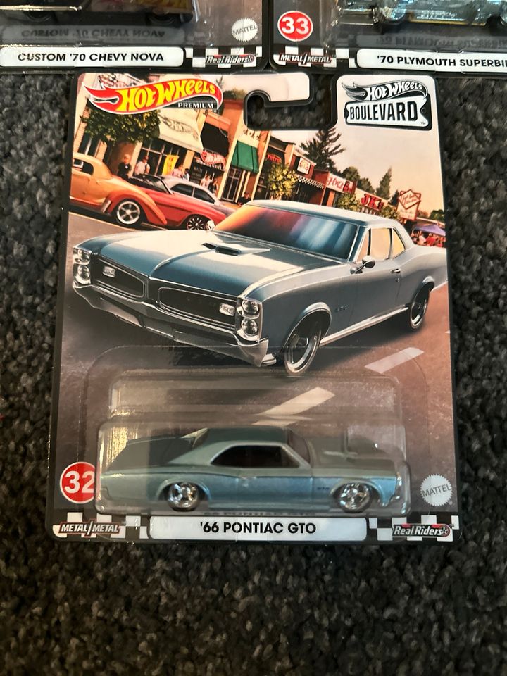 Hot Wheels Premium Boulevard Chevy/ Plymouth/ Pontiac GTO in Leipzig