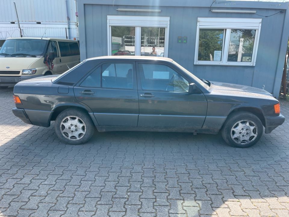 Mercedes W201 190 E Ersatzteile Gebrauchtteile Schlachtfest in Köln Vogelsang