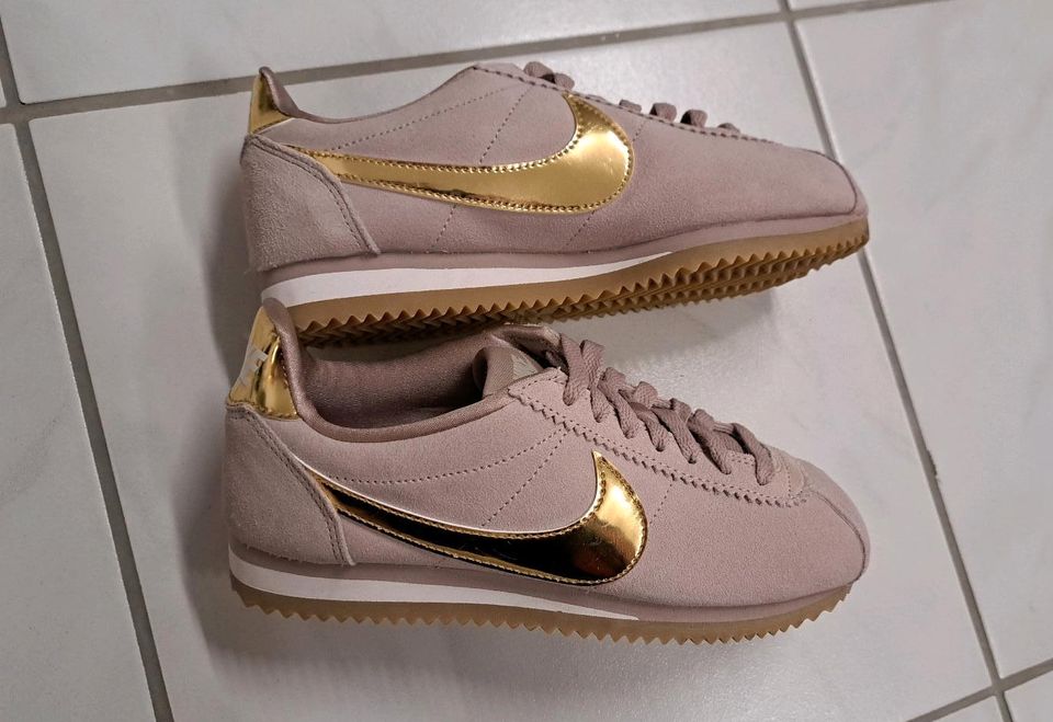 Nike Cortez Sneaker Taupe Gold Gr. 36 in Lage