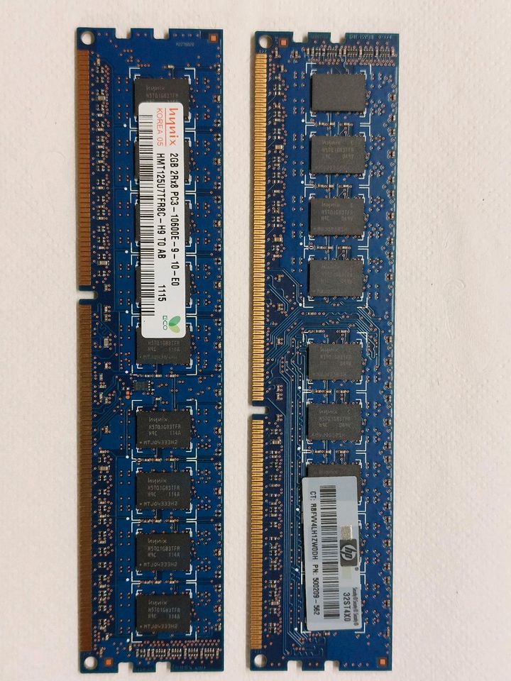 DDR3 RAM PC3 -10600E 2x 2GB Hynix HMT125U7TFR8C in Stetten