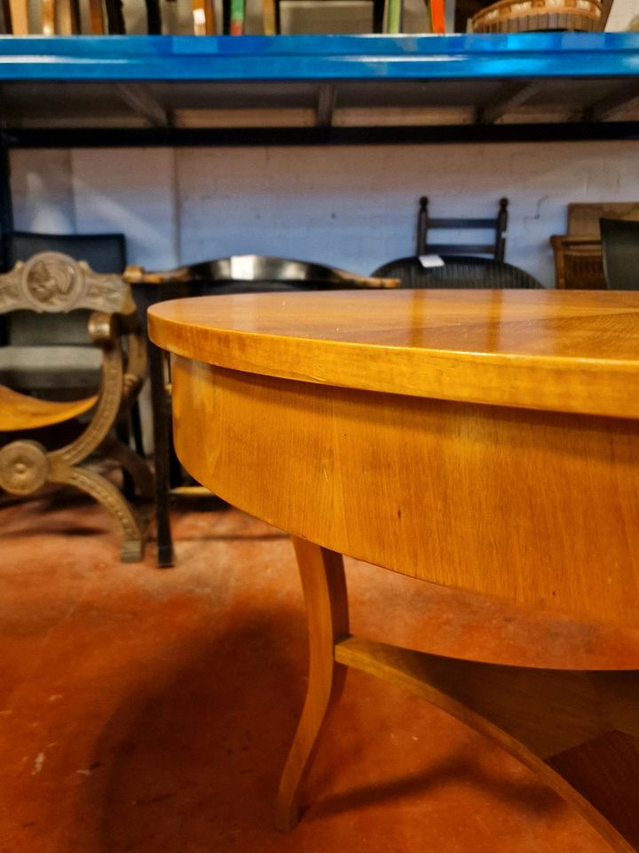 Antiker Tisch Rund Massivholz in Bonn