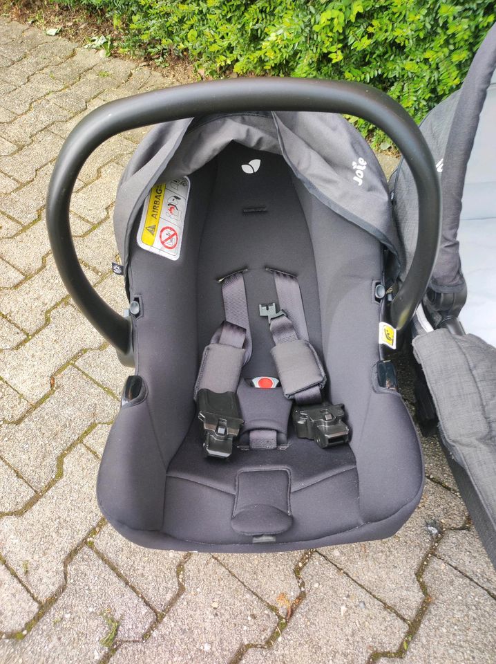 Wendbarer Kombi-Kinderwagen Chrome JOIE und Maxi Cosi in München