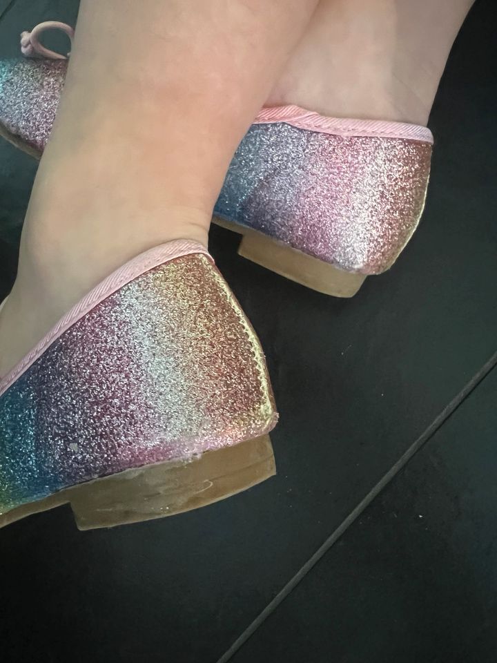 Glitzer-Ballerinas, Regenbogen-Glitzer-Schuhe,Gr. 28 in Blieskastel