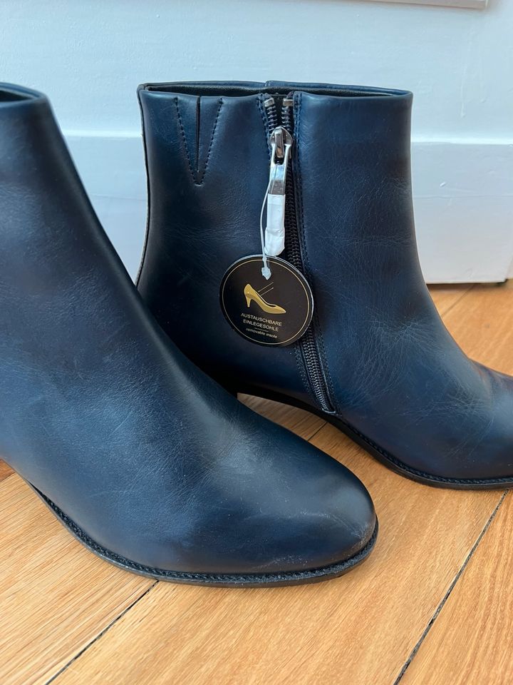 Leder Stiefelette (neu) von Elena Ricci in Berlin