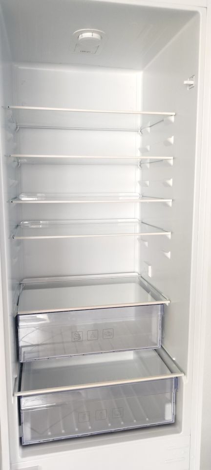 Beko Kühl-Gefrierkombination Einbaukühlschrank Kühlschrank in Nordheim