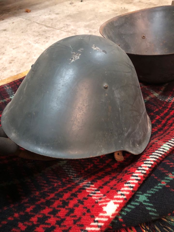 NVA DDR  Helm, Soldaten, Helm Grenze BRD Nietenhelm in Scharbeutz