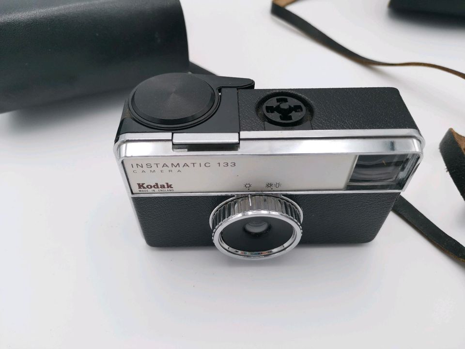 Set aus 3 Kameras Kodak Instamatic 133 (zwei davon mit Leder Etui in Nürnberg (Mittelfr)