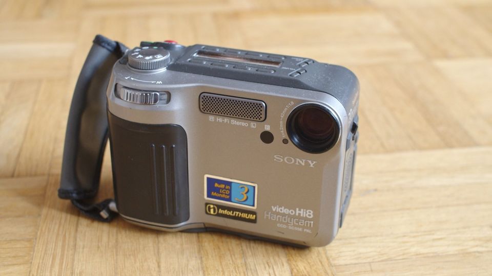 Sony CCD SC55E Hi8 Handycam in München