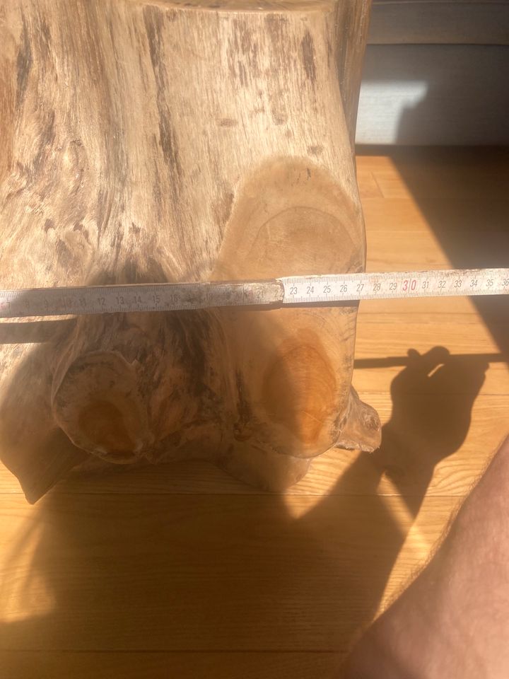Wunderschöner bearbeiteter Holzstamm in Kappeln