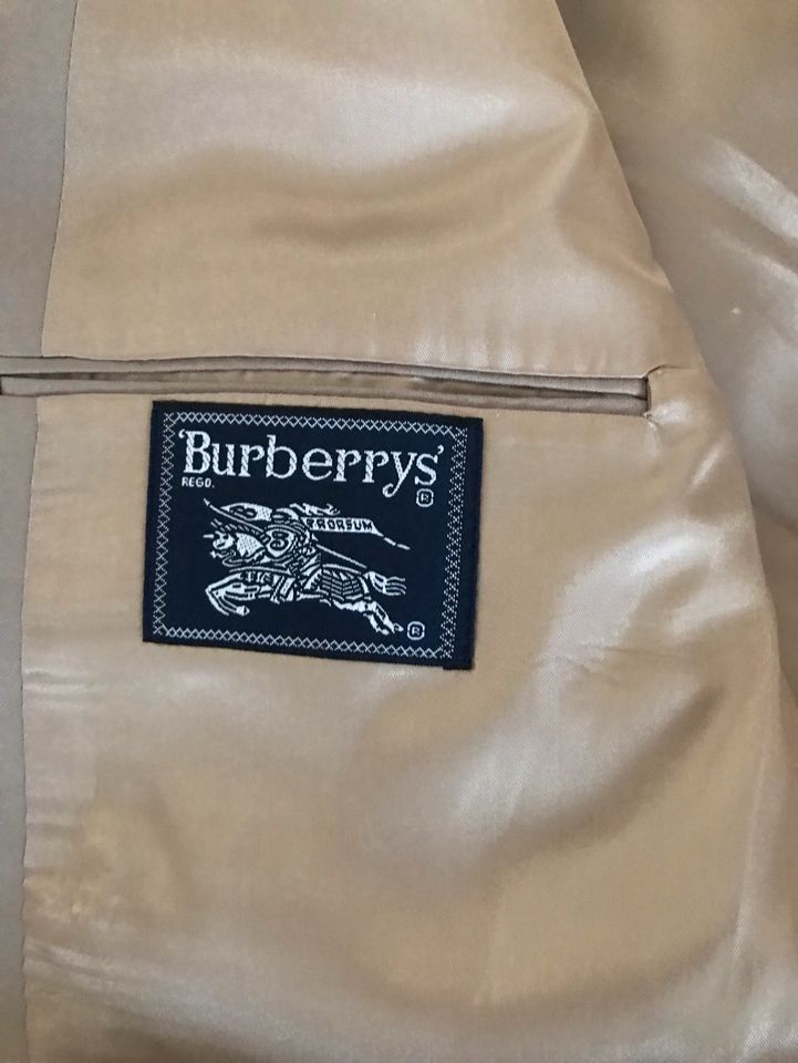 Burberry Business Anzüge & Sakkos hellbraun Gr 28/56 wie neu in Köln