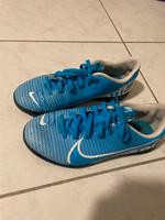 Nike Hallenschuhe 38 Niedersachsen - Barsinghausen Vorschau