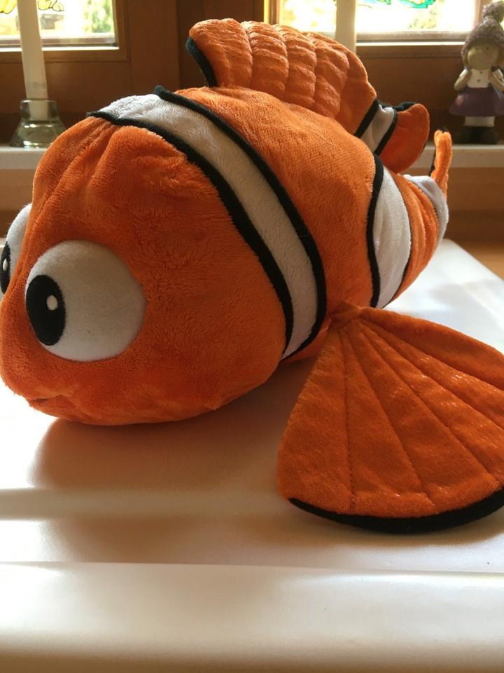 Disneyland Paris "Nemo" Plüschtier Findet Nemo Fisch Nemo 36 cm in Ruppichteroth
