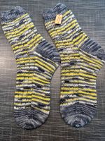 Wollsocken handgestrickt 42/43 Alwinas Strickwelt Nordrhein-Westfalen - Lemgo Vorschau