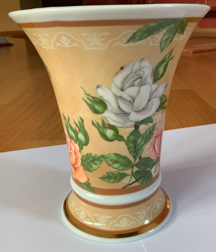 Exklusive Blumenvase von Hutschenreuther in Dettenhausen