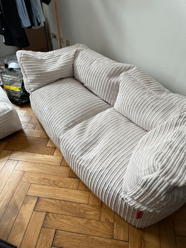 Lounge Pug -  Sitzsack Sofa mit Fußhocker in München