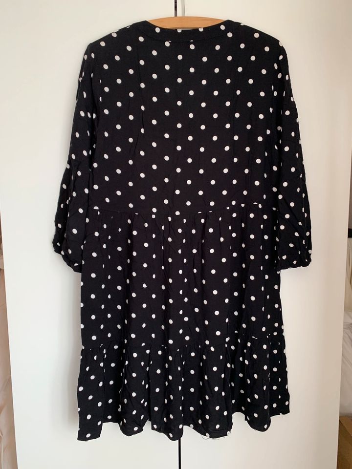 Kleid C&A Jessica Gr. 40 aus 1.Hand in Wermelskirchen