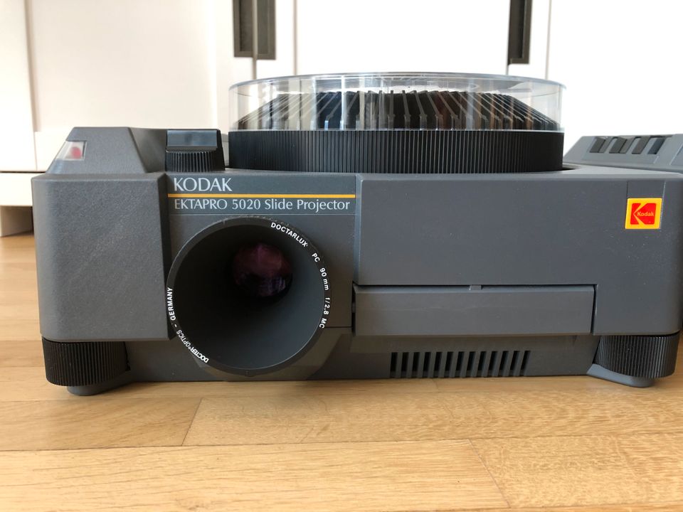 2 x Kodak Ektapro 5020 Rundmagazin-Projektor in Königswinter