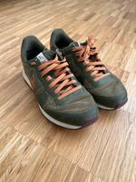 Nike internationalist Women Khaki Braun Bordeaux petrol 39 Hessen - Kronberg im Taunus Vorschau