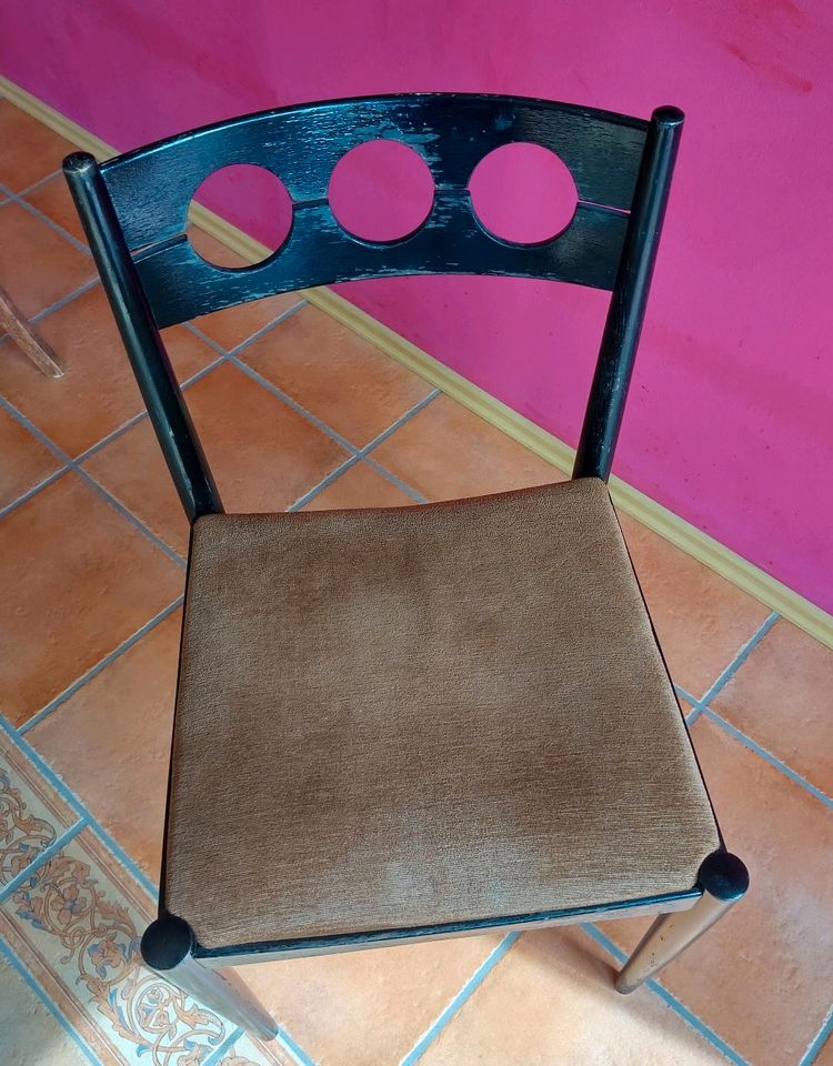 Stuh mit gepolsterter Sitzfläche zu verschenken in Tarmstedt