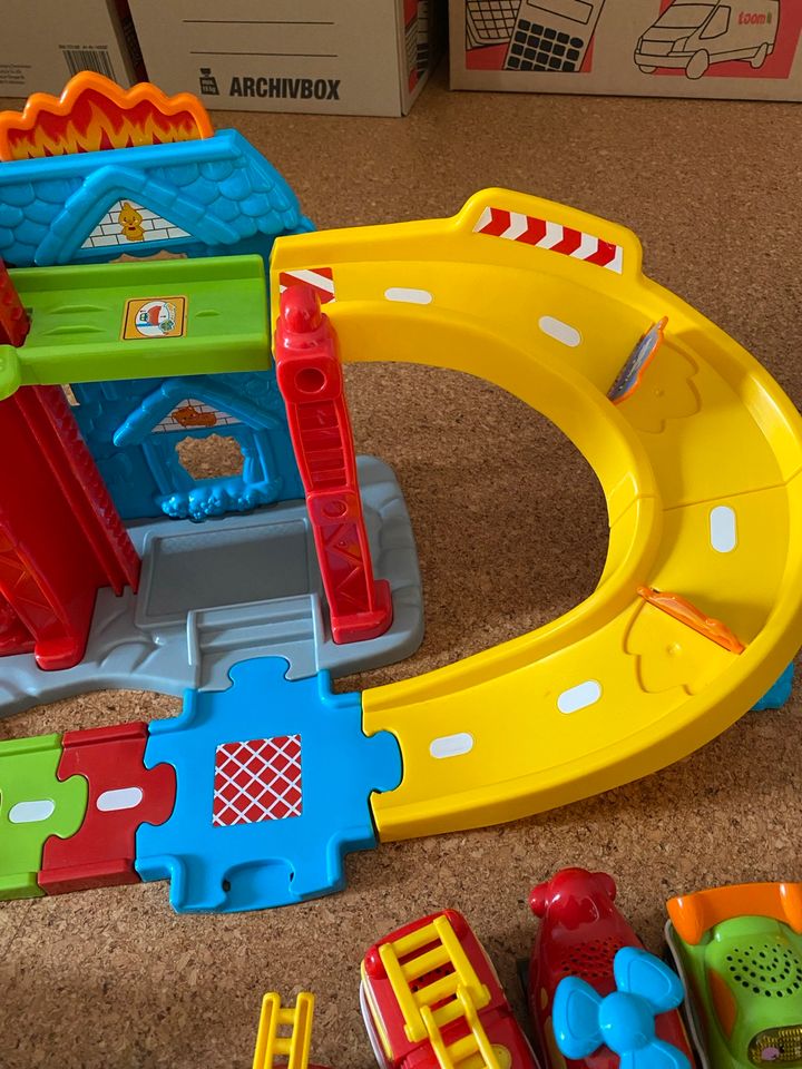 Feuerwehrstation VTech Tut Tut Baby Flitzer mit viel Zubehör in Paderborn