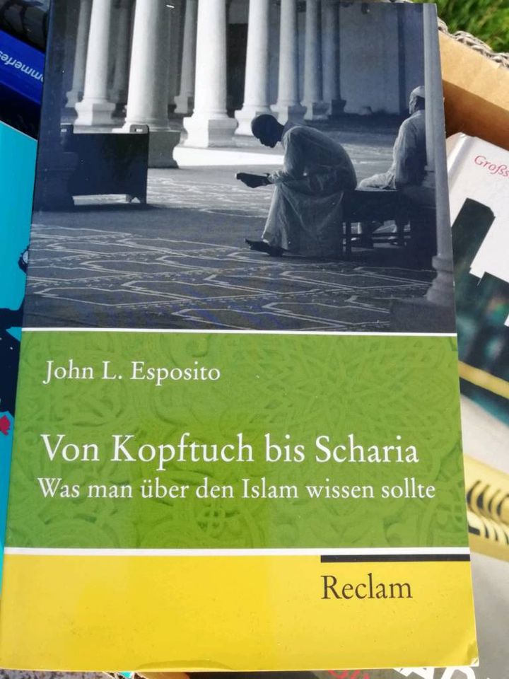 Bücher Karton 10 neuere Ausgaben Best1a Scharia Krimis Sachbücher in Hamburg