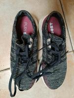 Adidas Laufschuhe Damen neu Größe 37 1/3 Bayern - Furth im Wald Vorschau