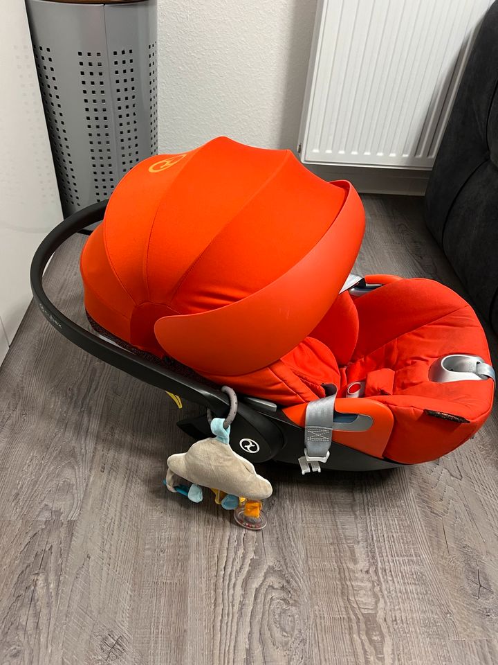 Cybex Platinum Babyschale Cloud-Z2 i-Size Autumn Gold in Dreieich