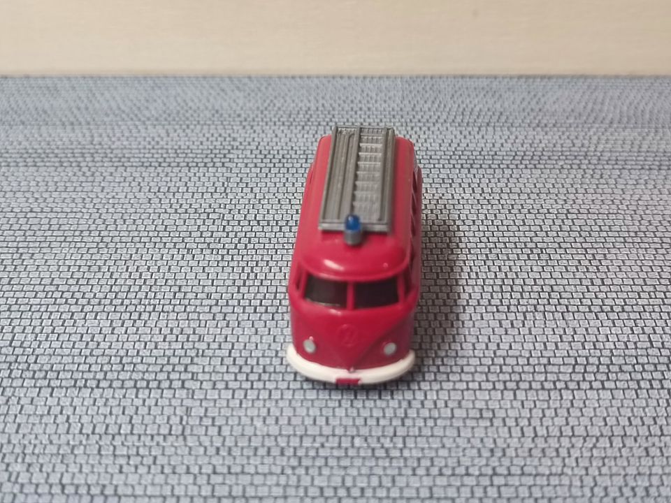 Alter Wiking 1046 Feuerwehr T1 VW Bus / Bulli (1961-67) 1:87 H0 in Bad Wildungen