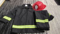 Feuerwehrkostüm mit Helm in Gr. 116 9 € Bielefeld - Joellenbeck Vorschau