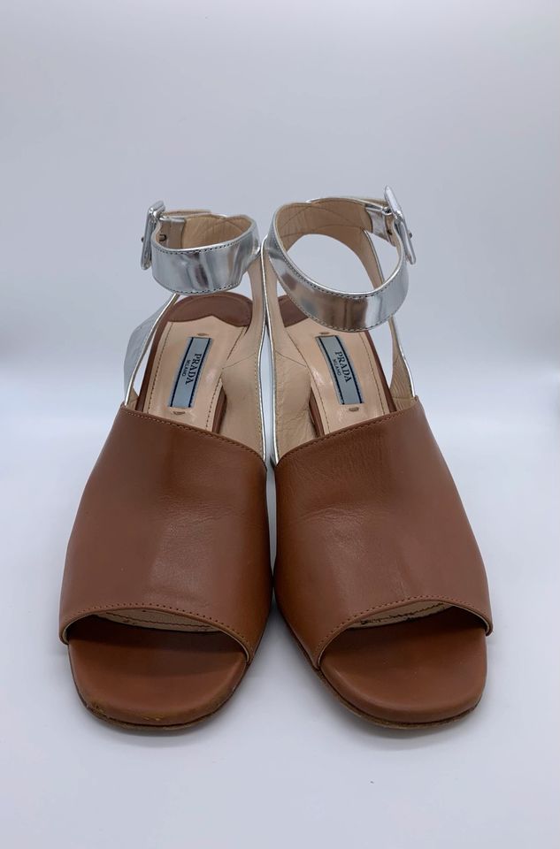 Leder Sandaletten der Luxusmarke PRADA, Neupreis 780€ in Augsburg