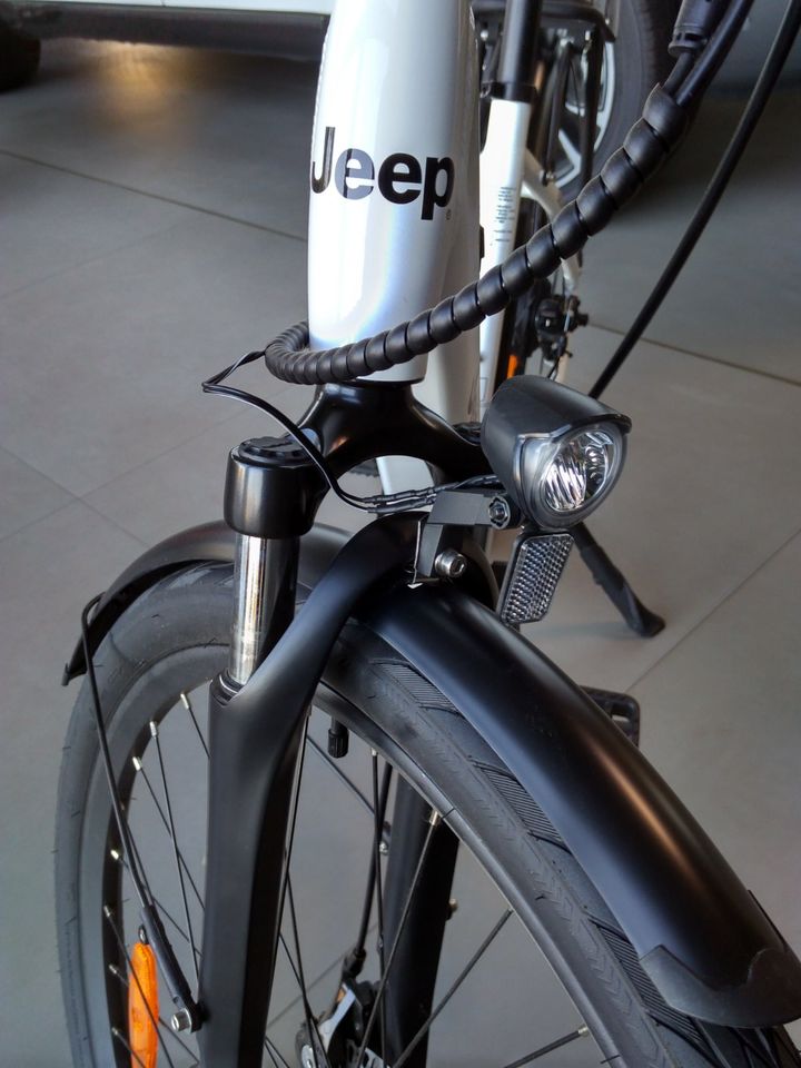 Jeep Trekking e-Bike TLR 7021 weis Damen Neuware in Grimma