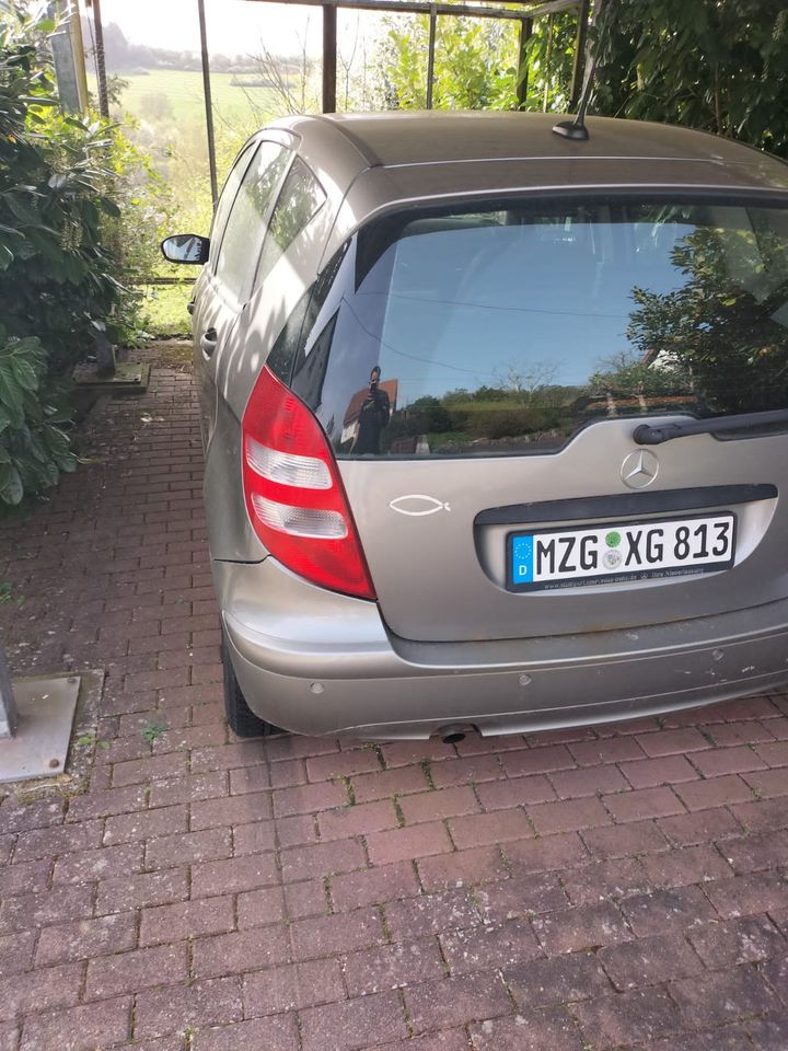 Mercedes A-Klasse W169 defekt, zum abschleppen in Wadern