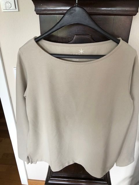 JUVIA Sweatshirt beige/lindgrün Gr. M Gr.38 NEU in Bollschweil