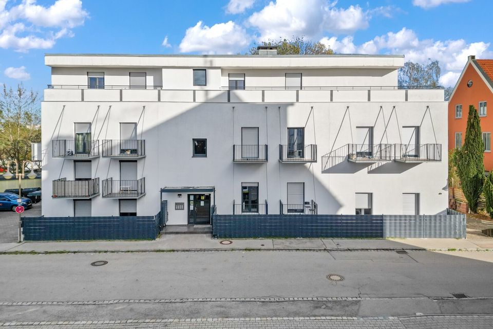 Voll möblierte 1 ZKB Wohnung mit Balkon - Ideal für Kapitalanleger in Königsbrunn