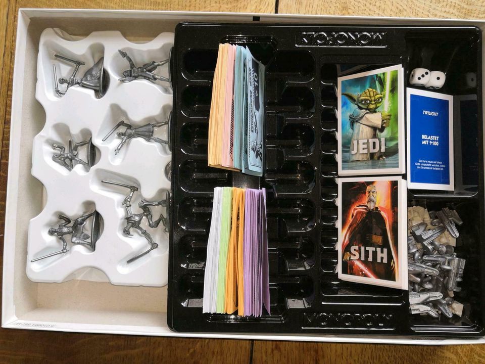 Monopoly Star Wars mit 6 Sammlerspielfiguren in Eichwalde