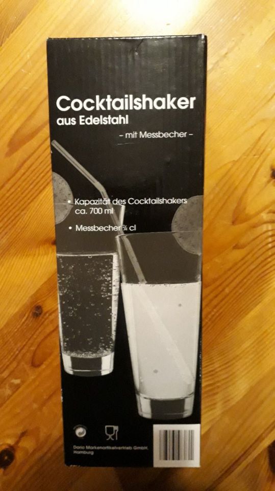 unbenutzter Cocktailshaker aus Edelstahl,  -mit Messbecher- in Aachen