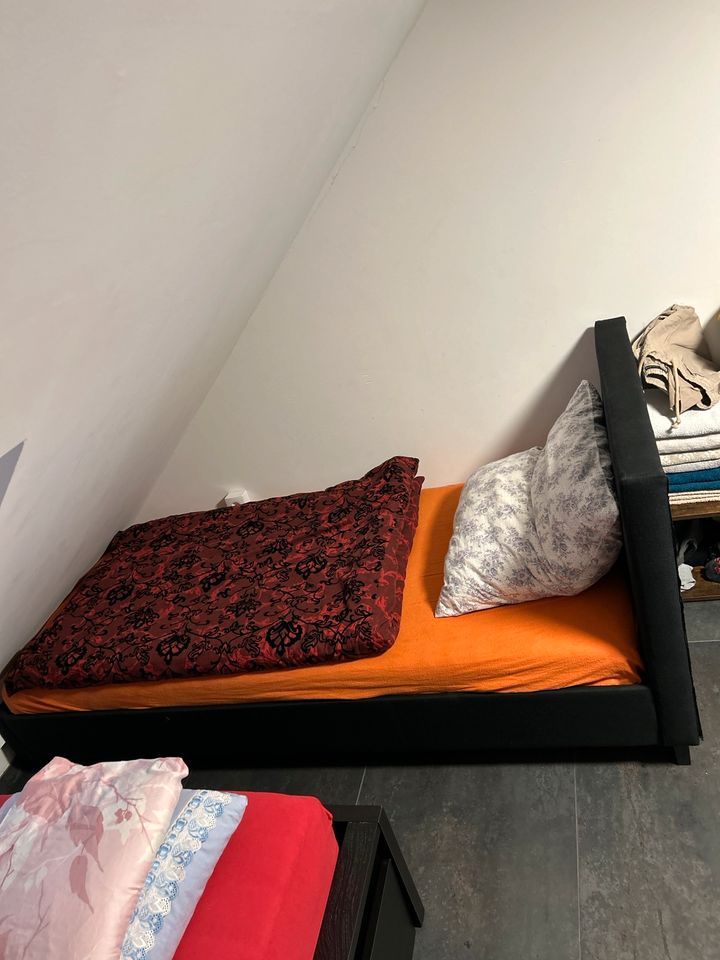 Bett 90cm-200 cm mit Matratze in Köln