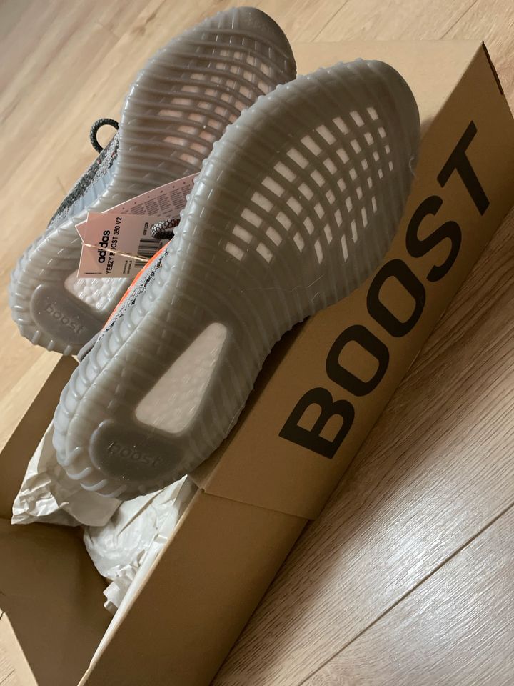 yeezy boost v2 orange grey in Hof (Saale)