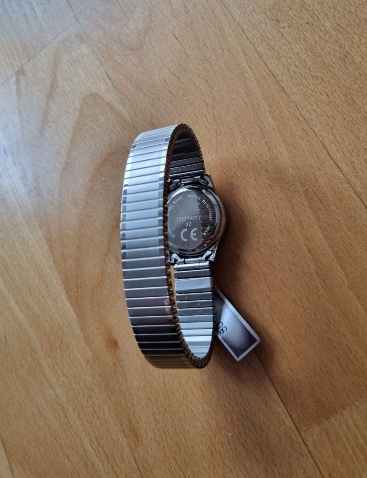 Para -Quartz-Damenuhr mit einem Uhrenband aus Edelstahl NEU! in Köln