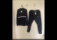 Nike Trainingsanzug Dunkelblau Brandenburg - Schönefeld Vorschau