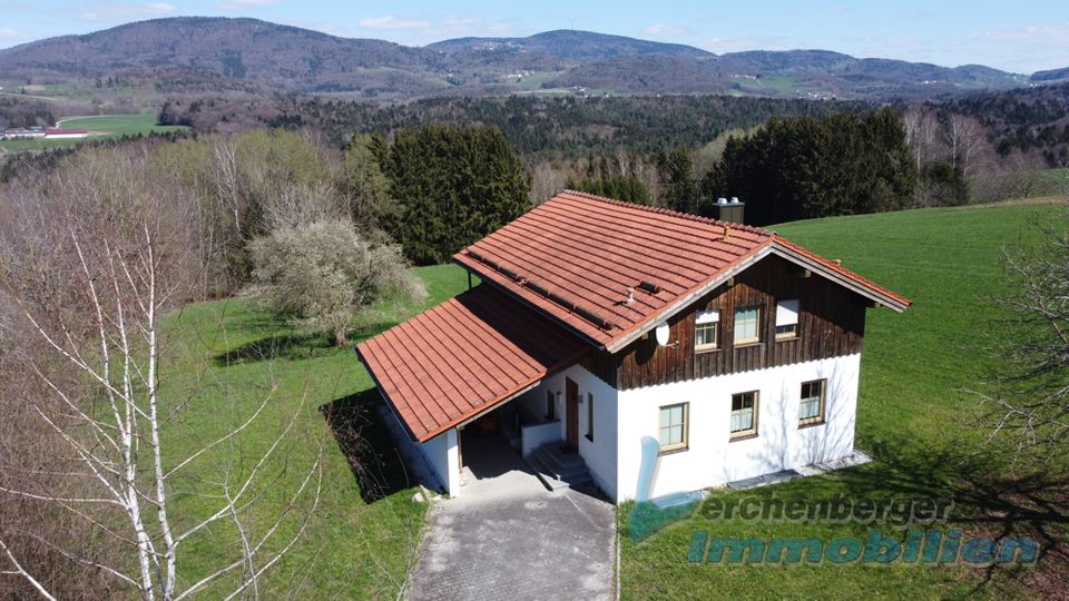 *** Einfamilienhaus in Top-Randlage mit Aussicht in den bayerischen Wald *** in Schöllnach