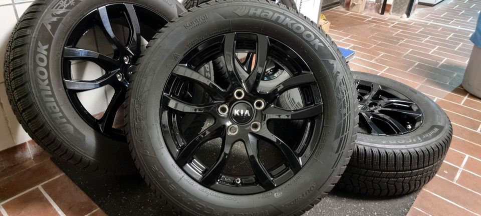 Kia Sportage Magnit 7J x 17 ET47 Winterreifen 225/60 R17 99H RDKS in Lage