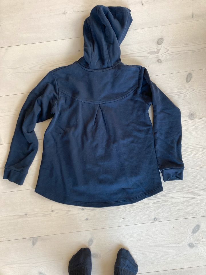 NEU: Marc o polo Sweatjacke Mädchen Gr. 128 in Husby