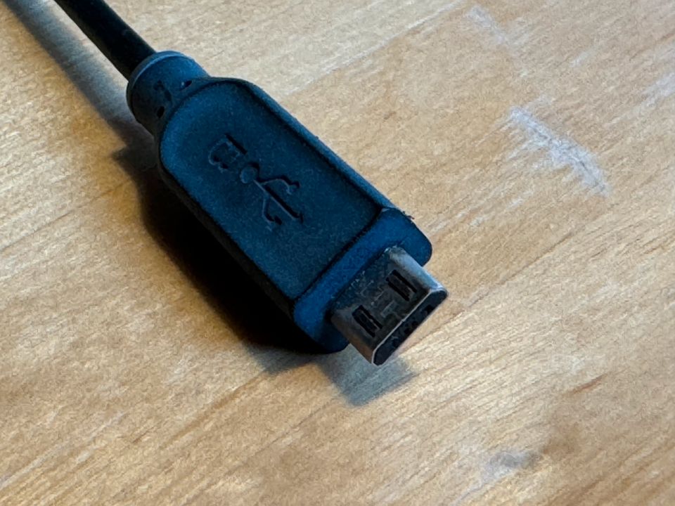 Ladekabel/-Adapter - Nokia -> Micro-USB   CA-146C in Alzenau