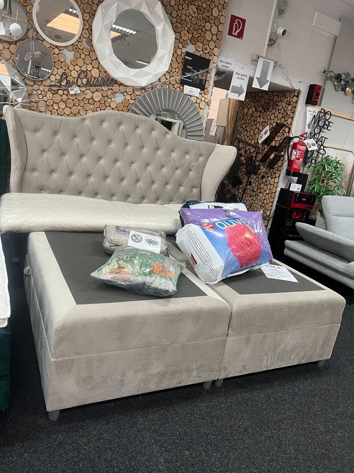 Möbel Restposten Outlet Storno Neuware BudgetLux Sofa Bett Tisch in