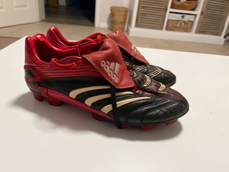 Fussballschuhe Adidas Predator 44 2/3 Fußballschuhe rot schwarz in Wanzleben