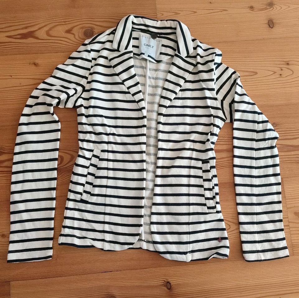 Jersey- Sweat-  Blazer/Jacke ONLY Gr. S in Apensen