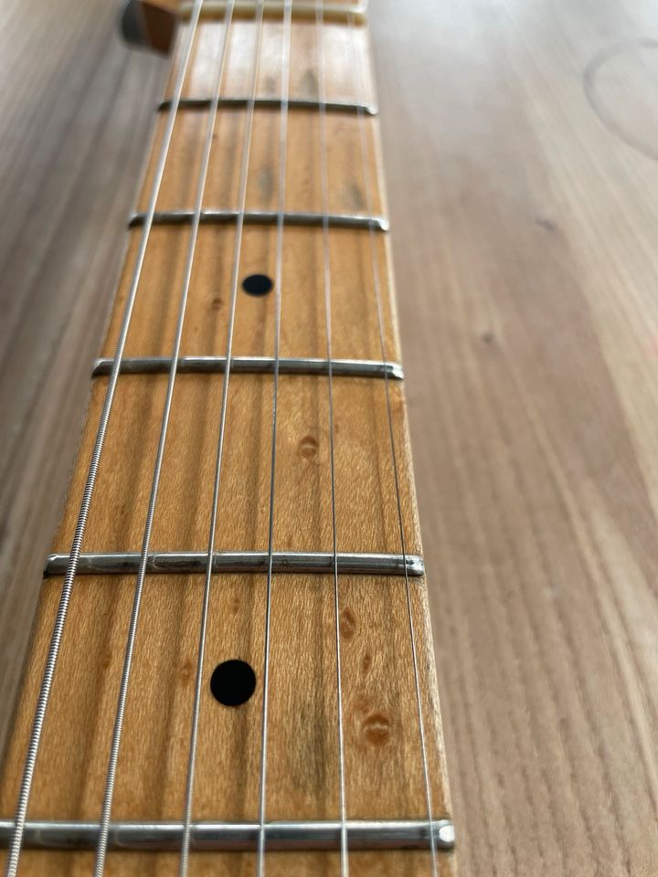 Telecaster mit Halshumbucker, 3-Tone Sunburst in Münsingen