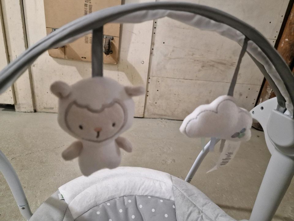 Babywippe elektrische babyschaukel in Halle